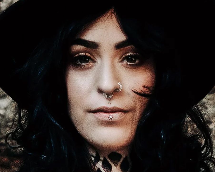 Ana Mady Sun - Tatoueuse sur Le Mans