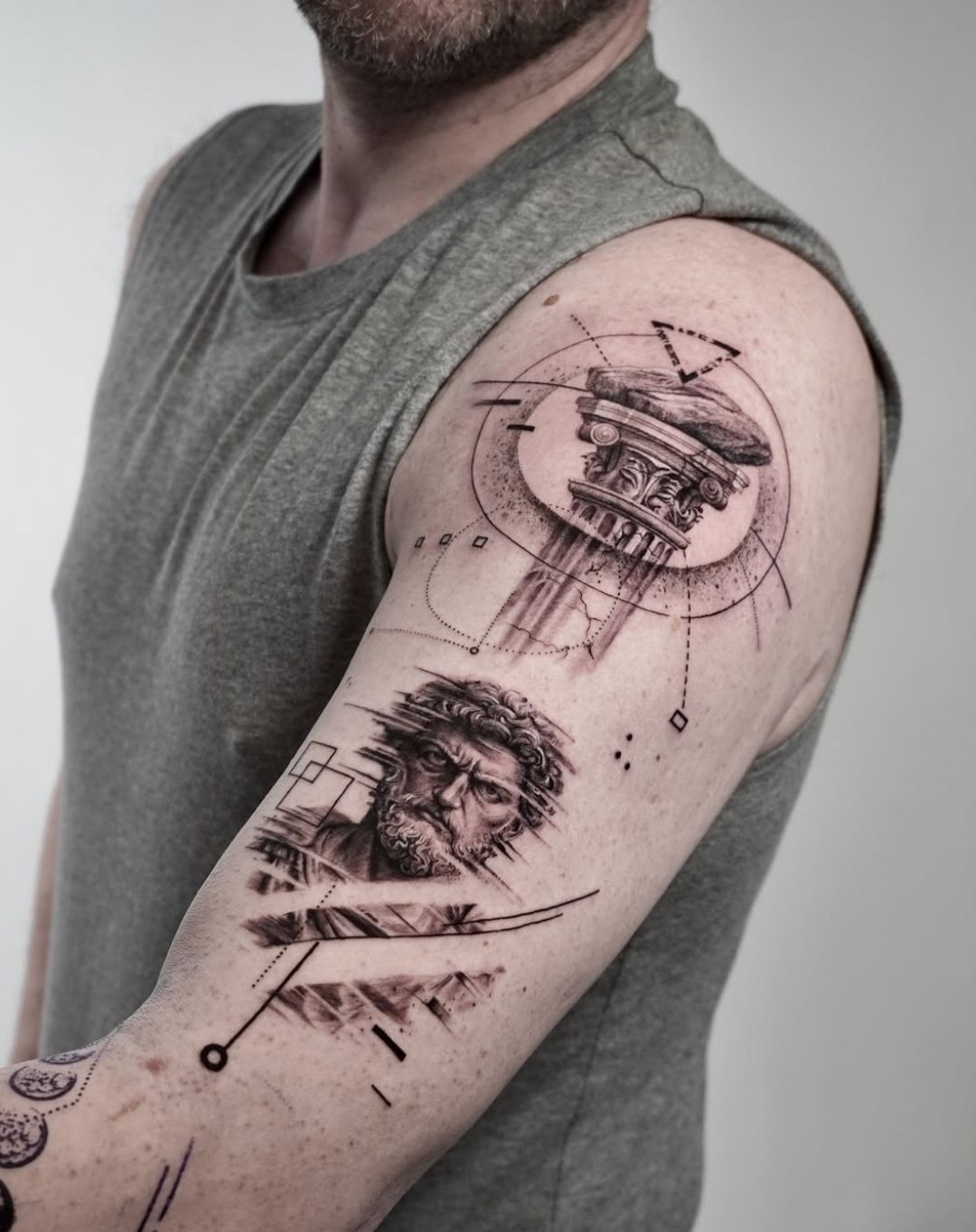 Ionut Badiceanu - Tatoueur Micro Réalisme - Bucarest